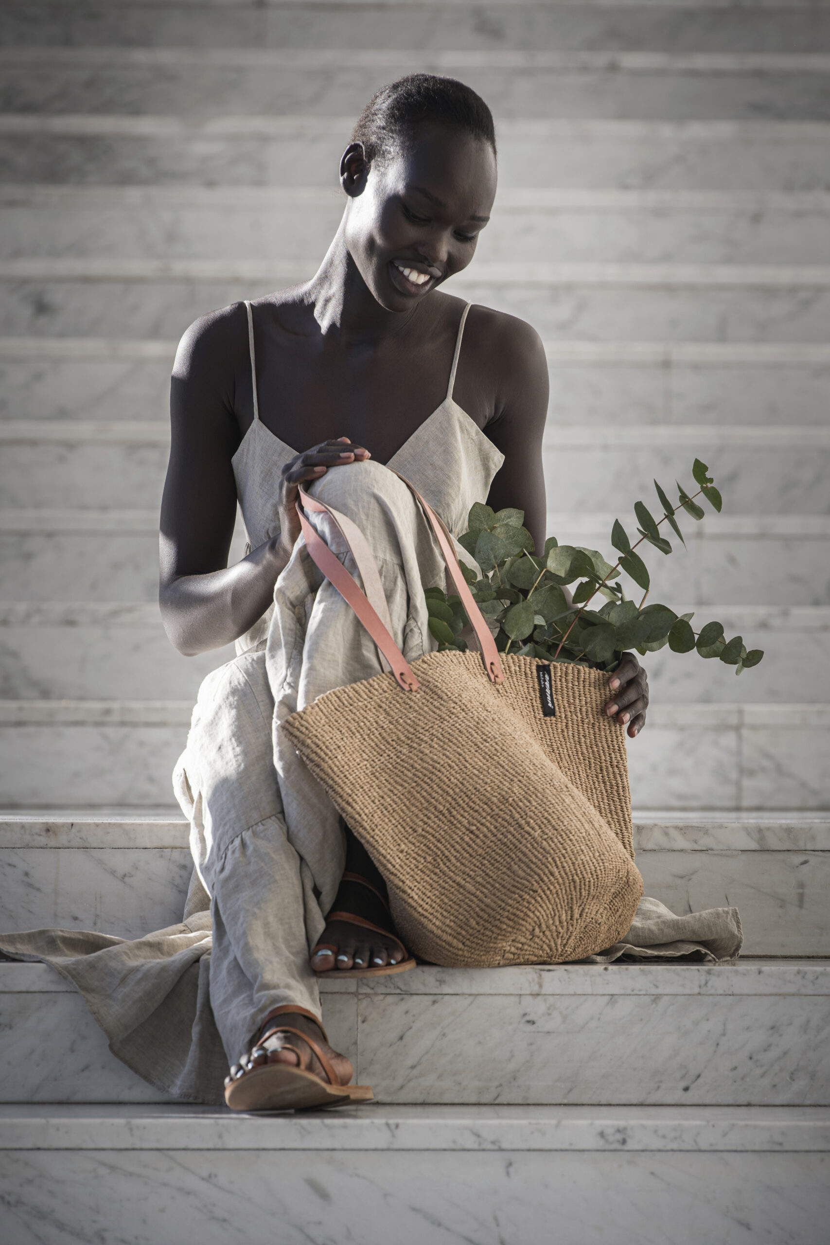 Mifuko Majani Shopper- handlekurv - medium - beige - brown