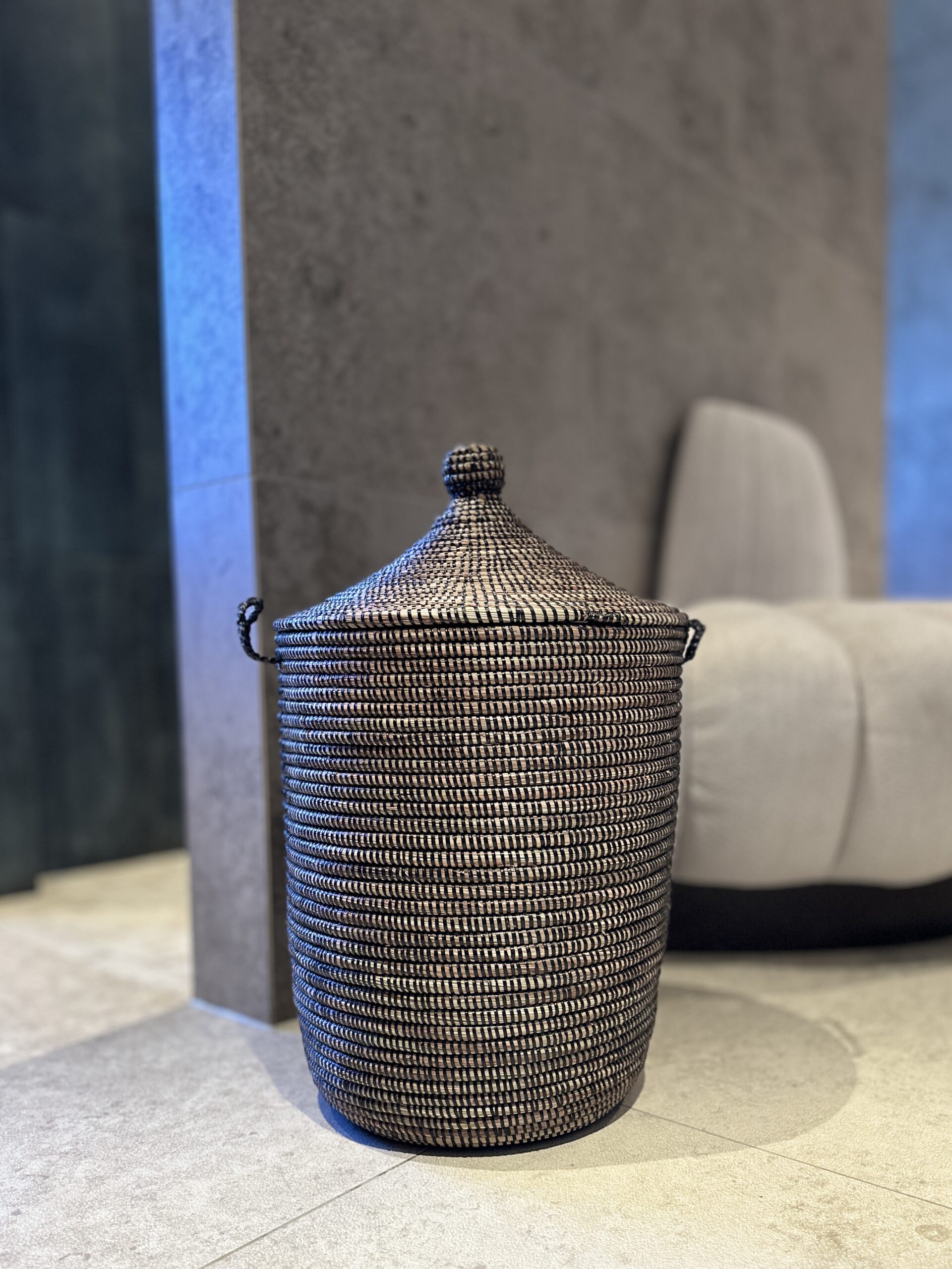 Afrikansk Sultan kurv med lokk - sort - medium