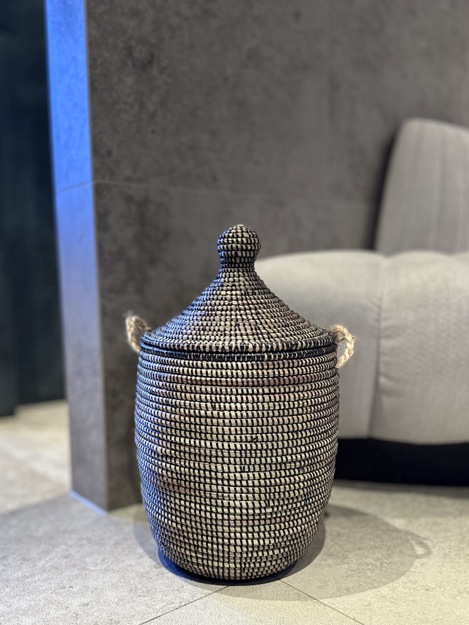 Afrikansk Sultan kurv med lokk - sort - liten