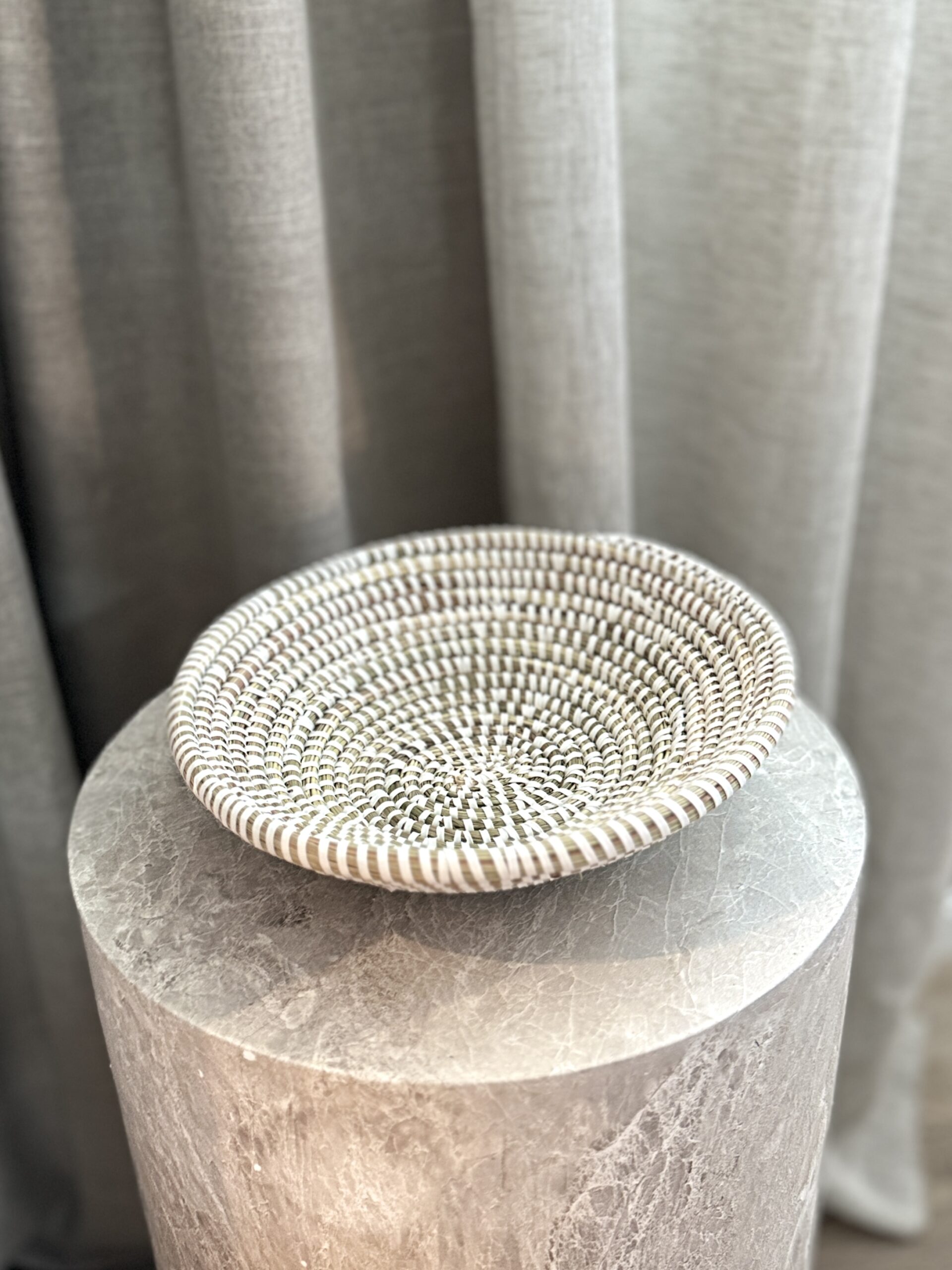 Kurvfat - brødkurv - fruktkurv - hvit - S