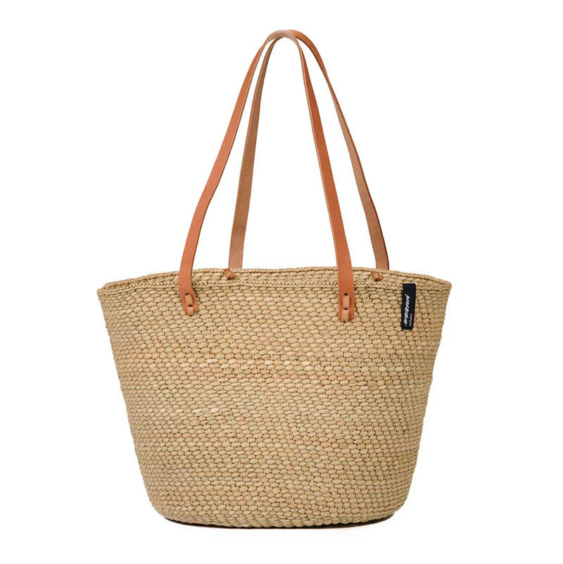 naturlig fin shopper i milulu gress med lange lærhåndtak